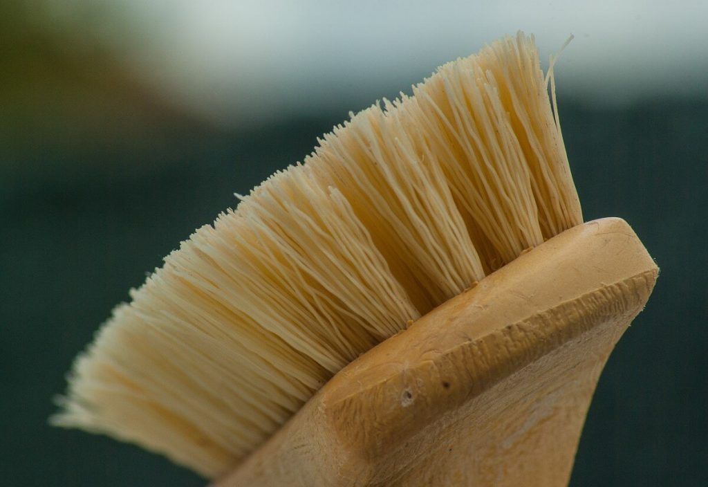 Dry brush