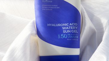 ISNTREE Hyaluronic Acid Watery Sun Gel Review